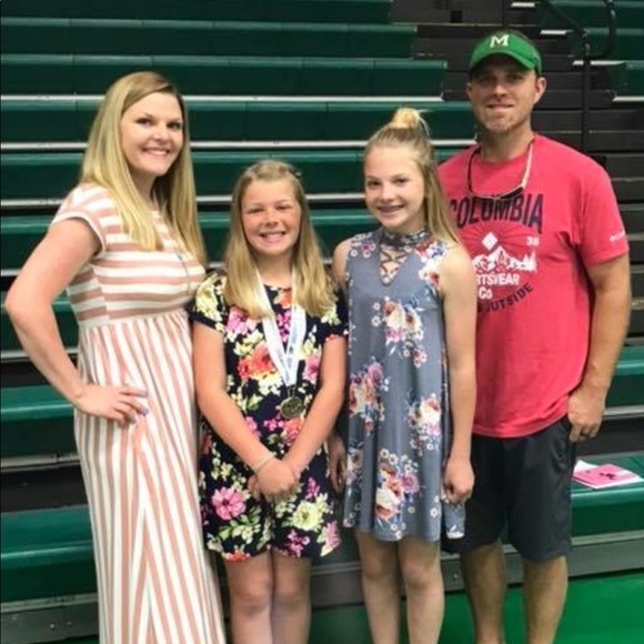 Meet your Posher, Kim - Picture 2 of 4